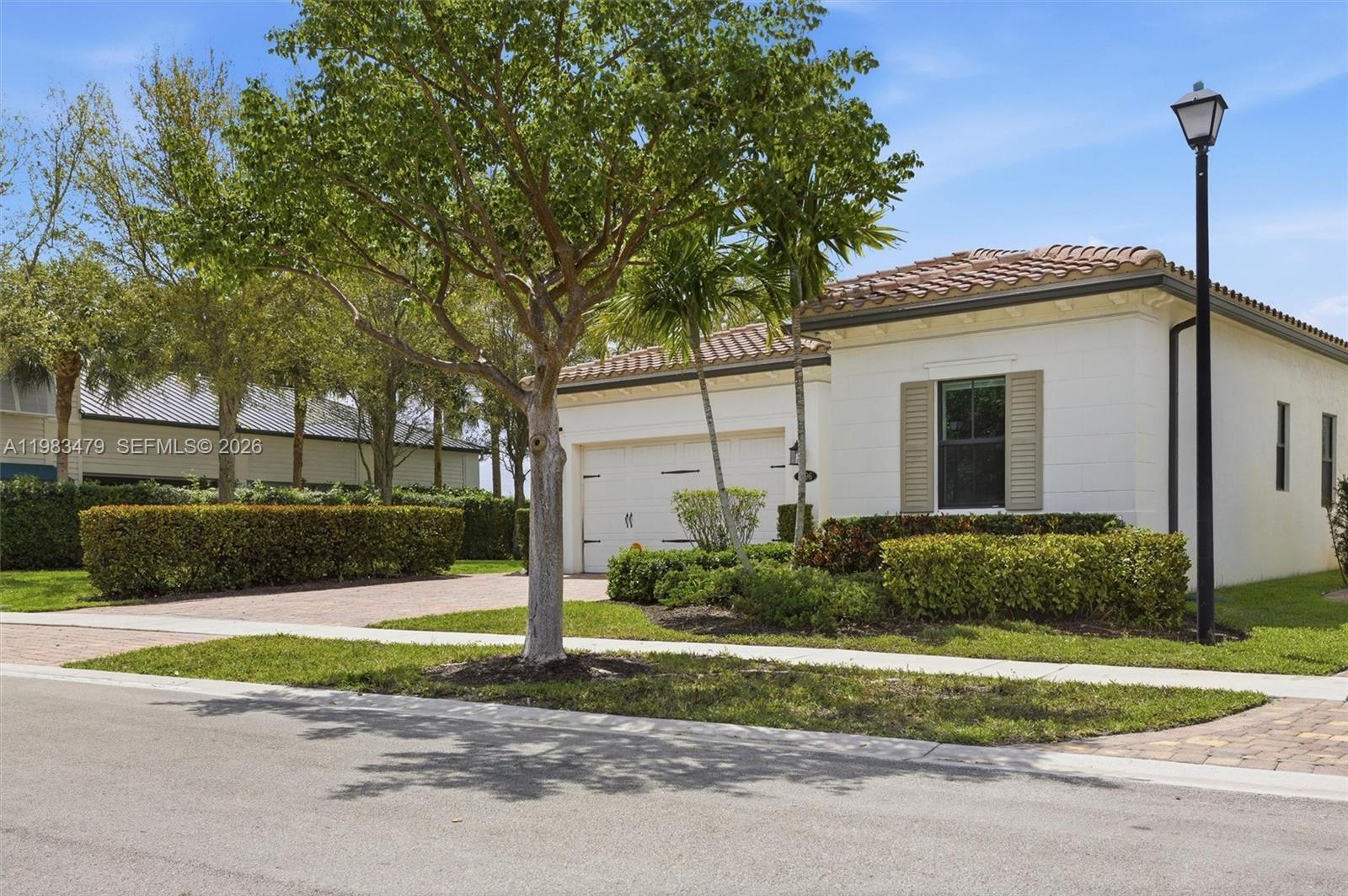 1296 SW 113th Way, Pembroke Pines FL 33025 photo 2