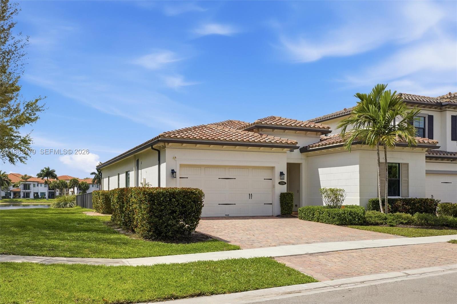 1296 SW 113th Way, Pembroke Pines FL 33025 photo 4