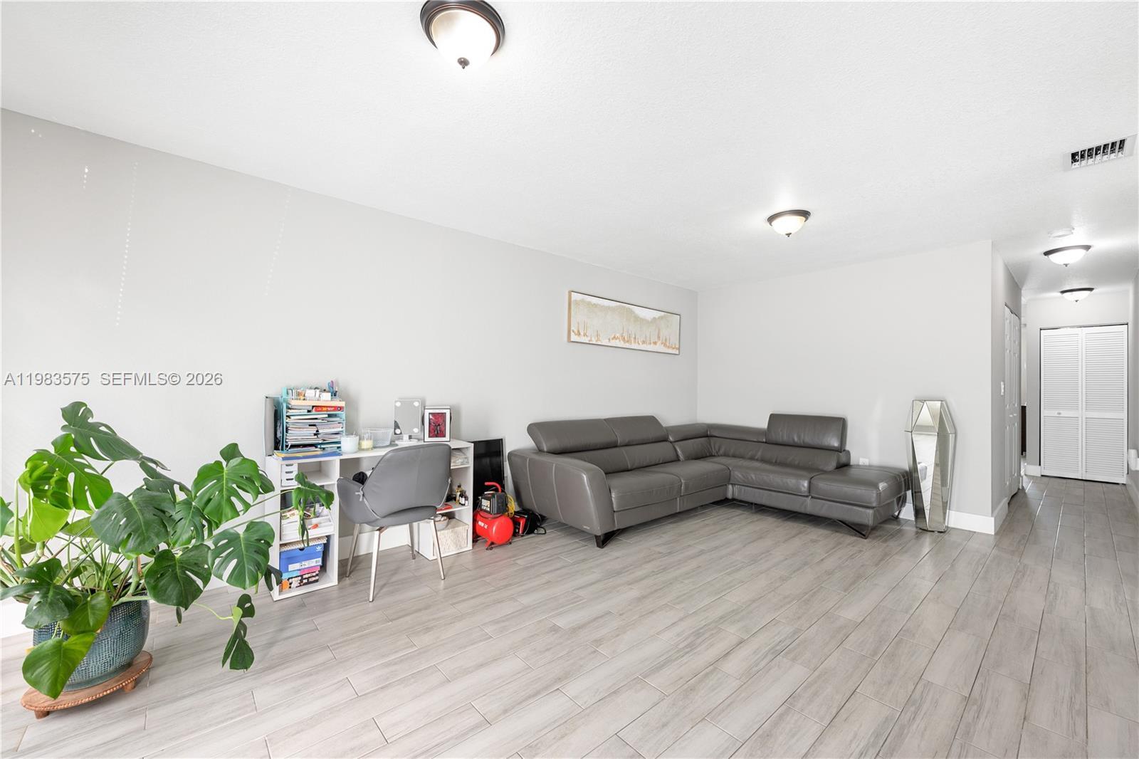 2419 NW 101st St, Miami FL 33147 photo 2