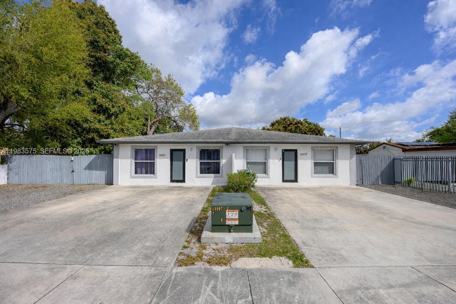 2419 NW 101st St, Miami FL 33147