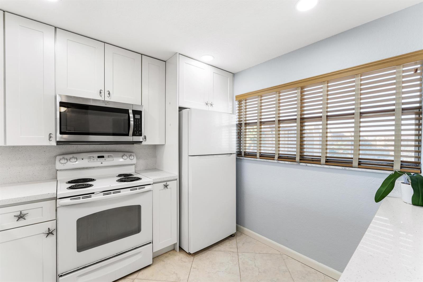 3654 Via Poinciana # 504, Lake Worth FL 33467 photo 3