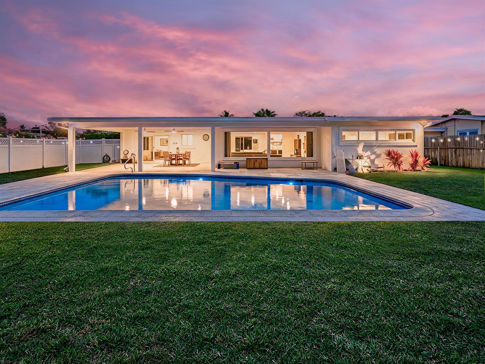 1098 W Camino Real, Boca Raton FL 33486 photo 3