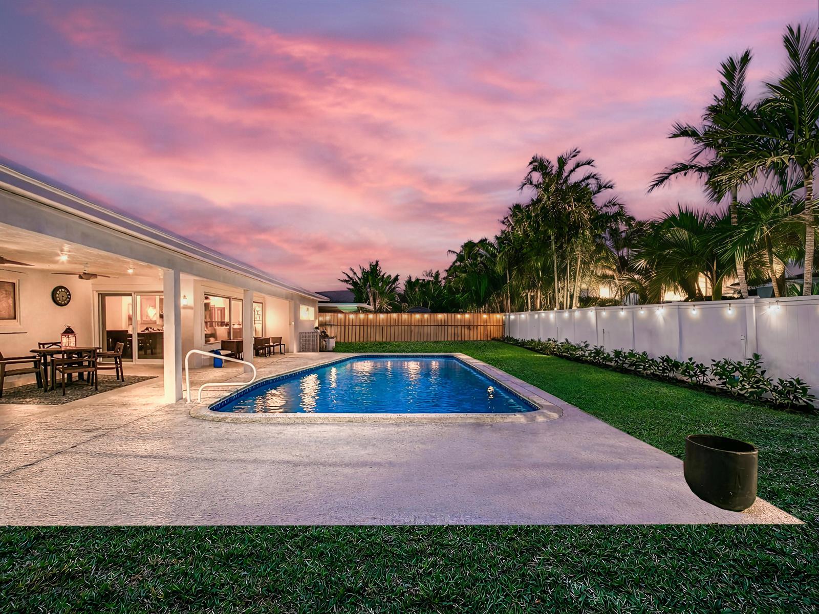 1098 W Camino Real, Boca Raton FL 33486 photo 4
