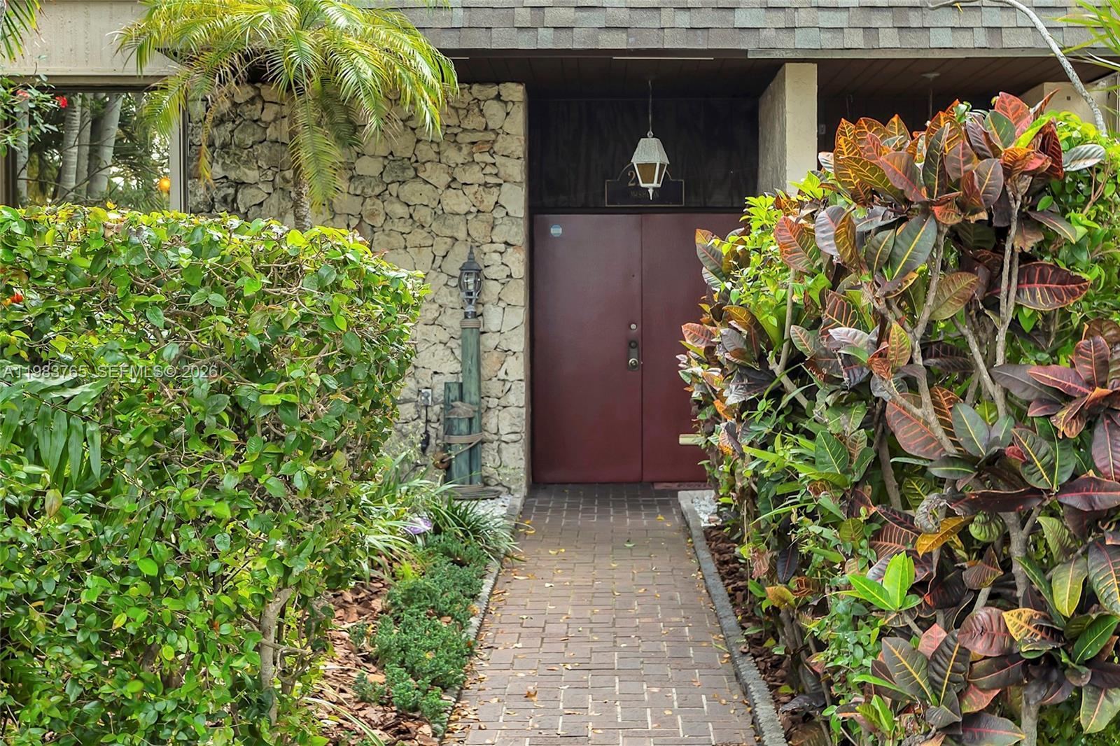 2132 NE 171st St, North Miami Beach FL 33162 photo 2