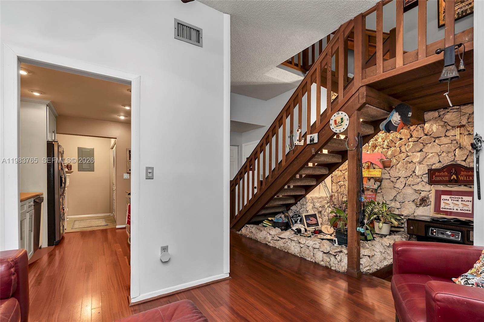 2132 NE 171st St, North Miami Beach FL 33162 photo 5