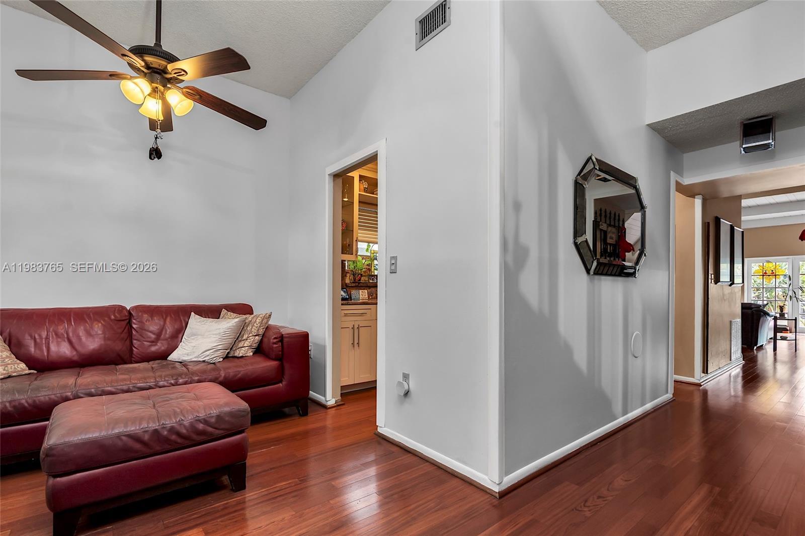 2132 NE 171st St, North Miami Beach FL 33162 photo 4