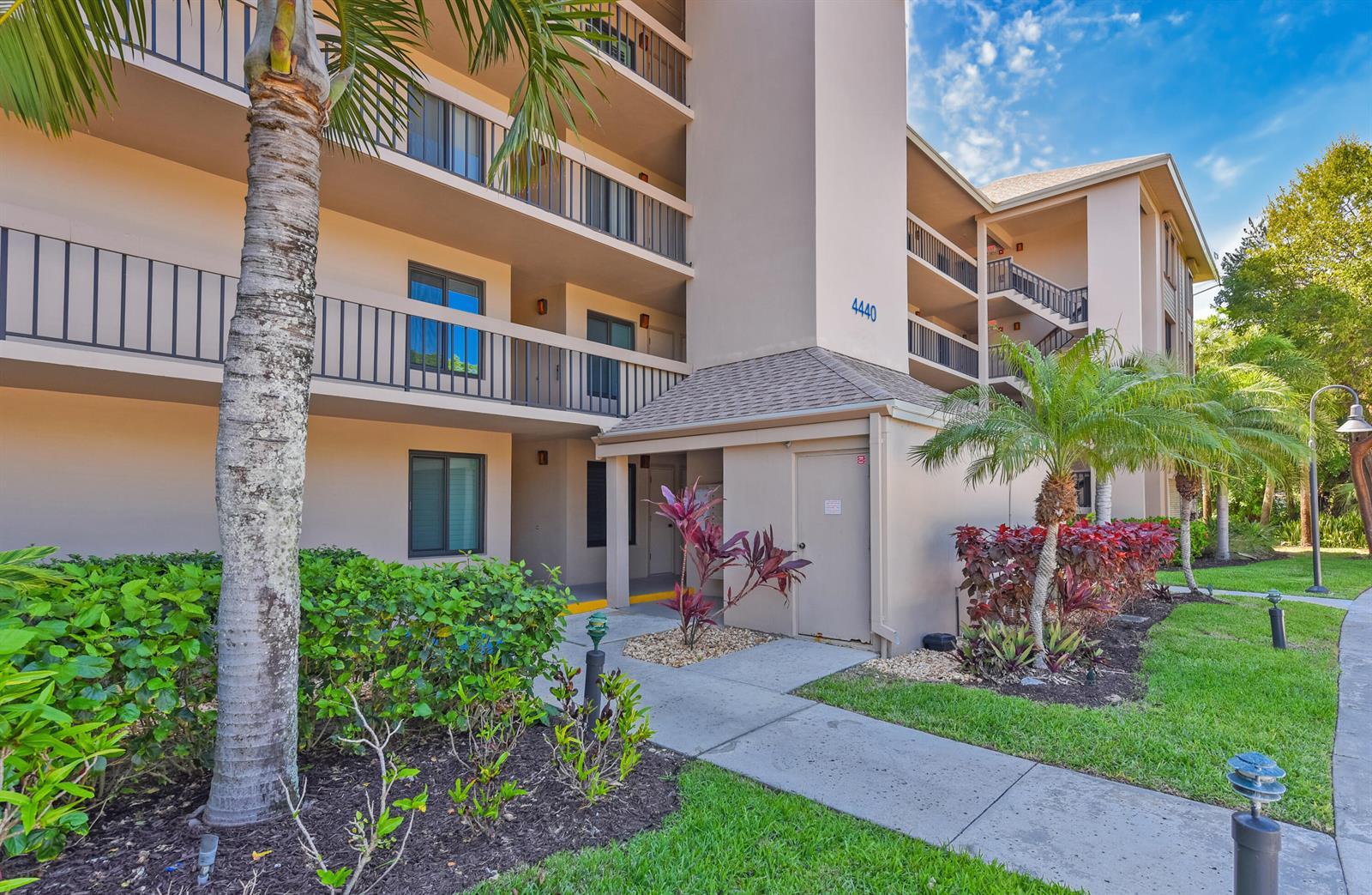 4440 NE Sandpebble Trace # 104, Stuart FL 34996 photo 2