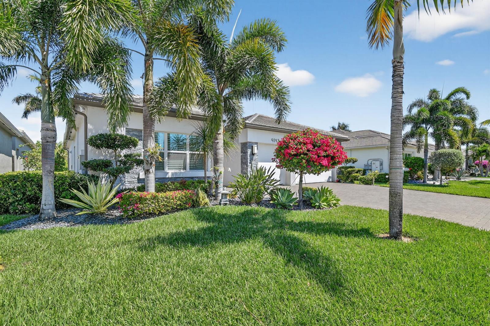 9193 Seahorse Bay Drive, Boynton Beach FL 33473 photo 2