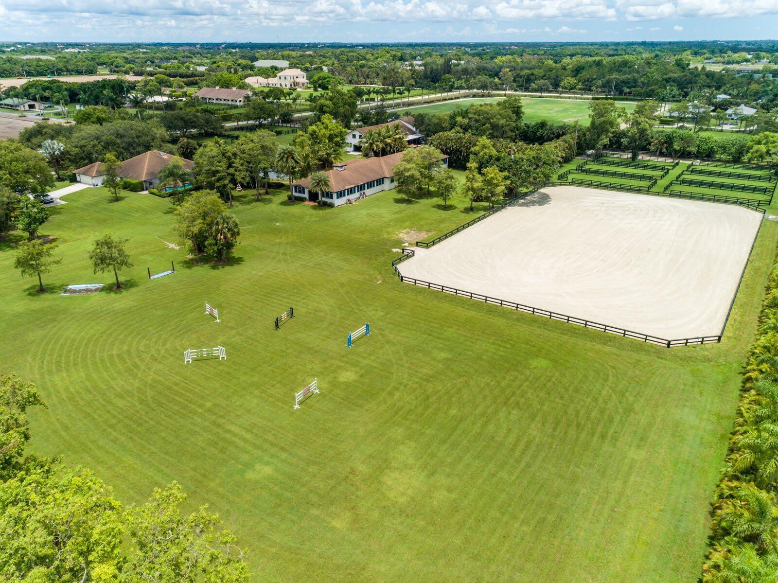 5656 South Shore Boulevard, Wellington FL 33449 photo 2