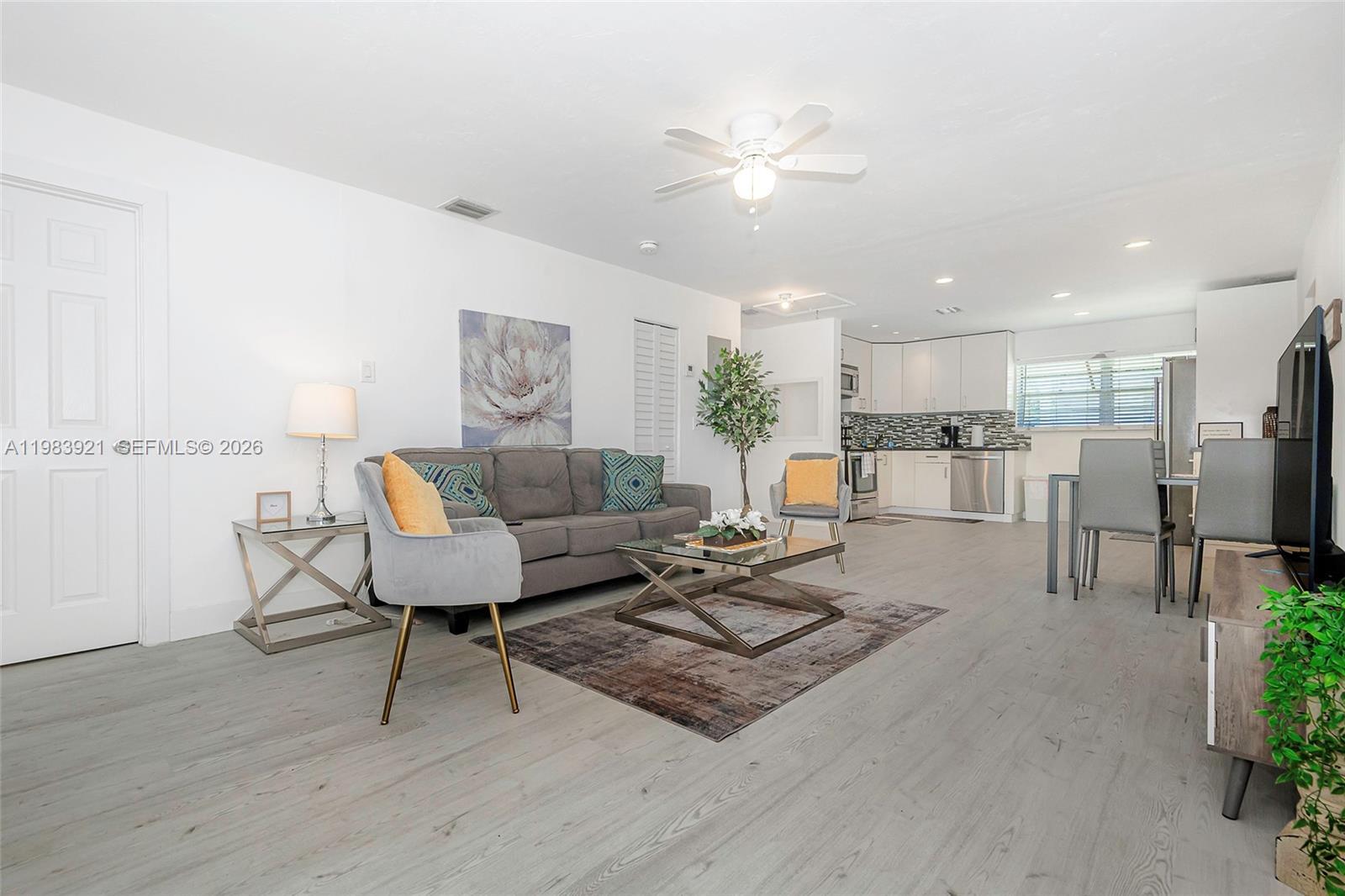 201 Columbus Pkwy, Hollywood FL 33021 photo 3
