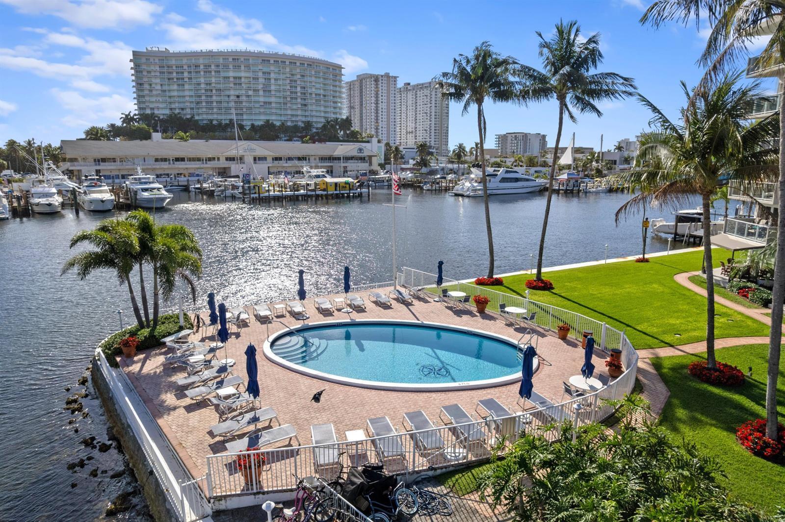 140 NE 28th # 604, Pompano Beach FL 33062 photo 2