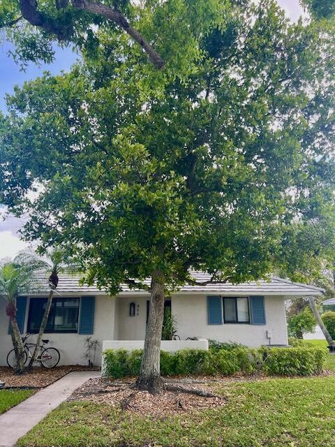 311 Club Drive, Palm Beach Gardens FL 33418