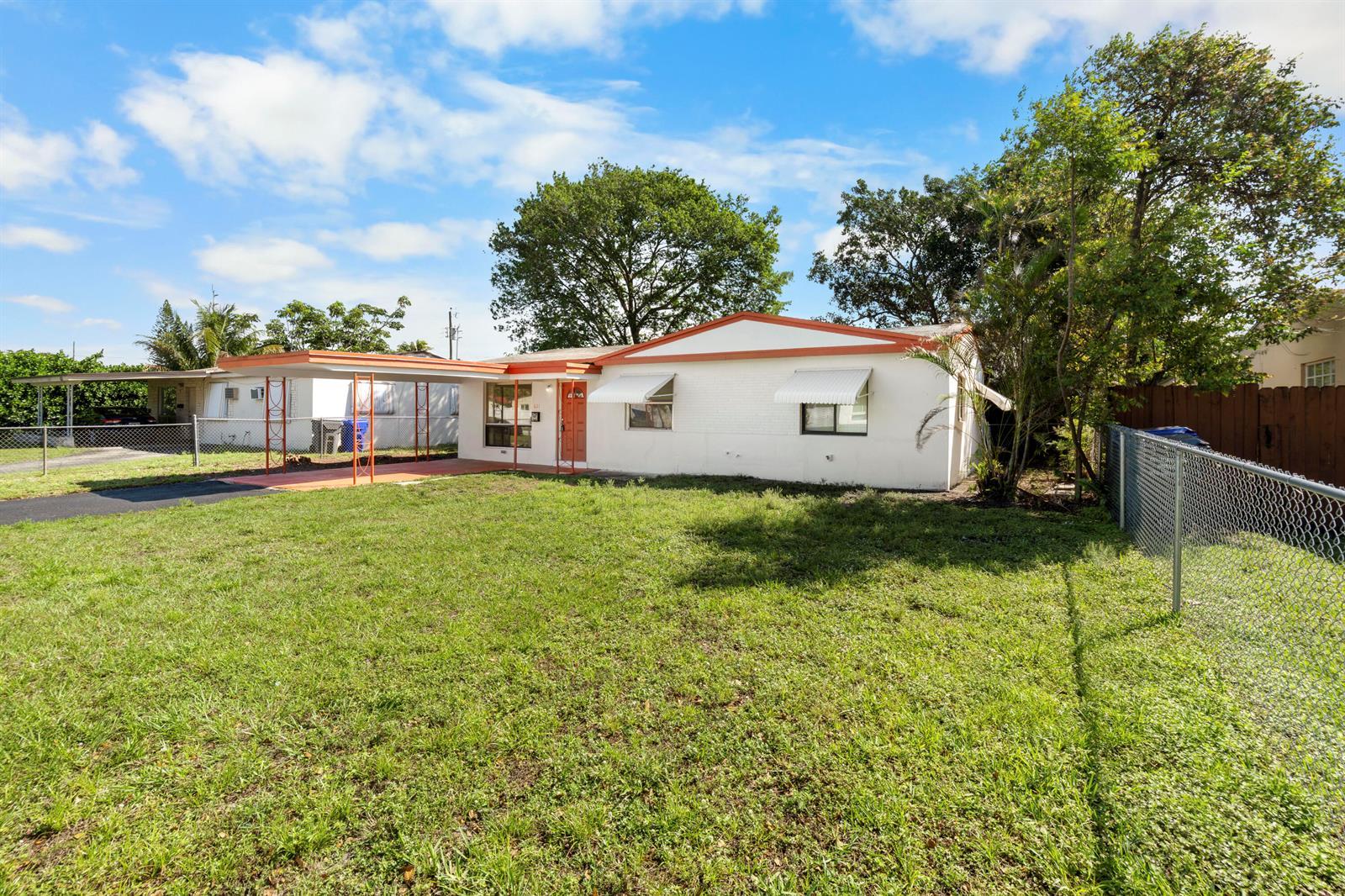 621 N 71st Avenue, Hollywood FL 33024 photo 3