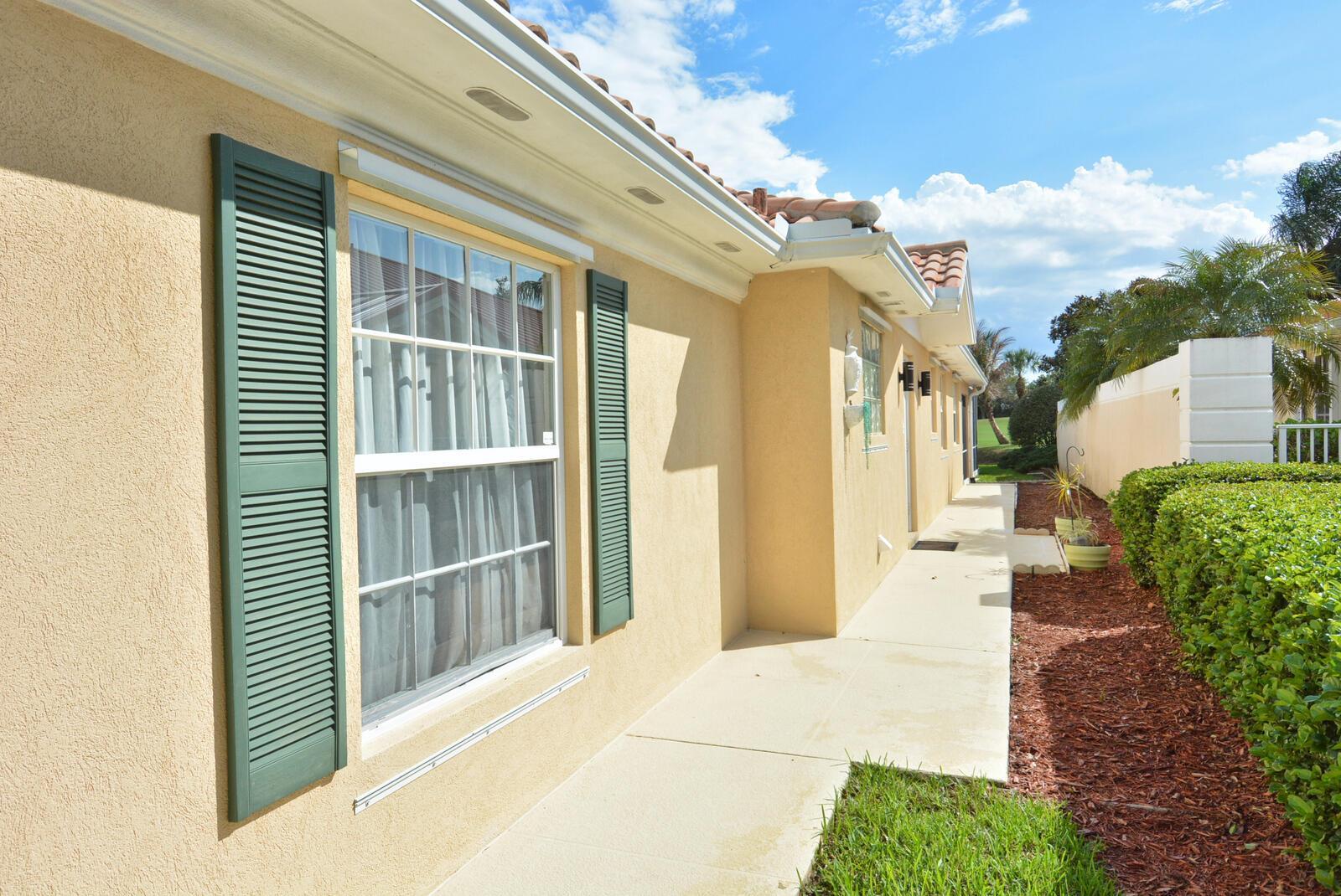 1020 SW Balmoral Trace, Stuart FL 34997 photo 2