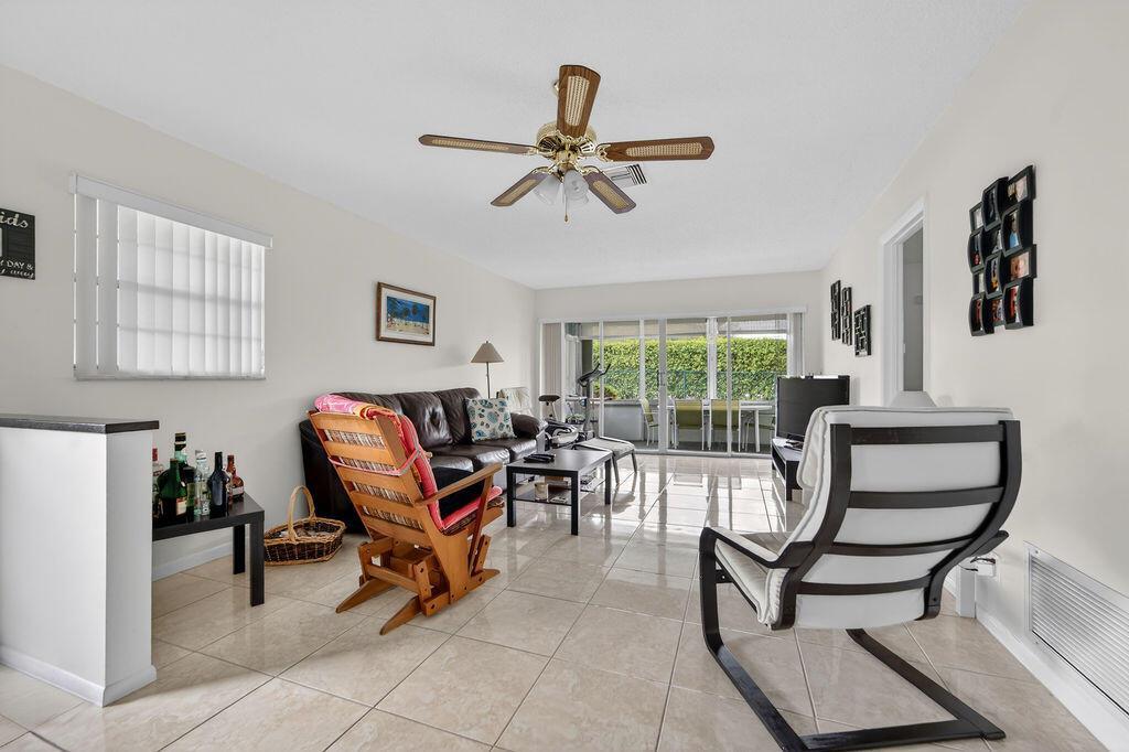 622 Hummingbird Lane, Delray Beach FL 33445 photo 2