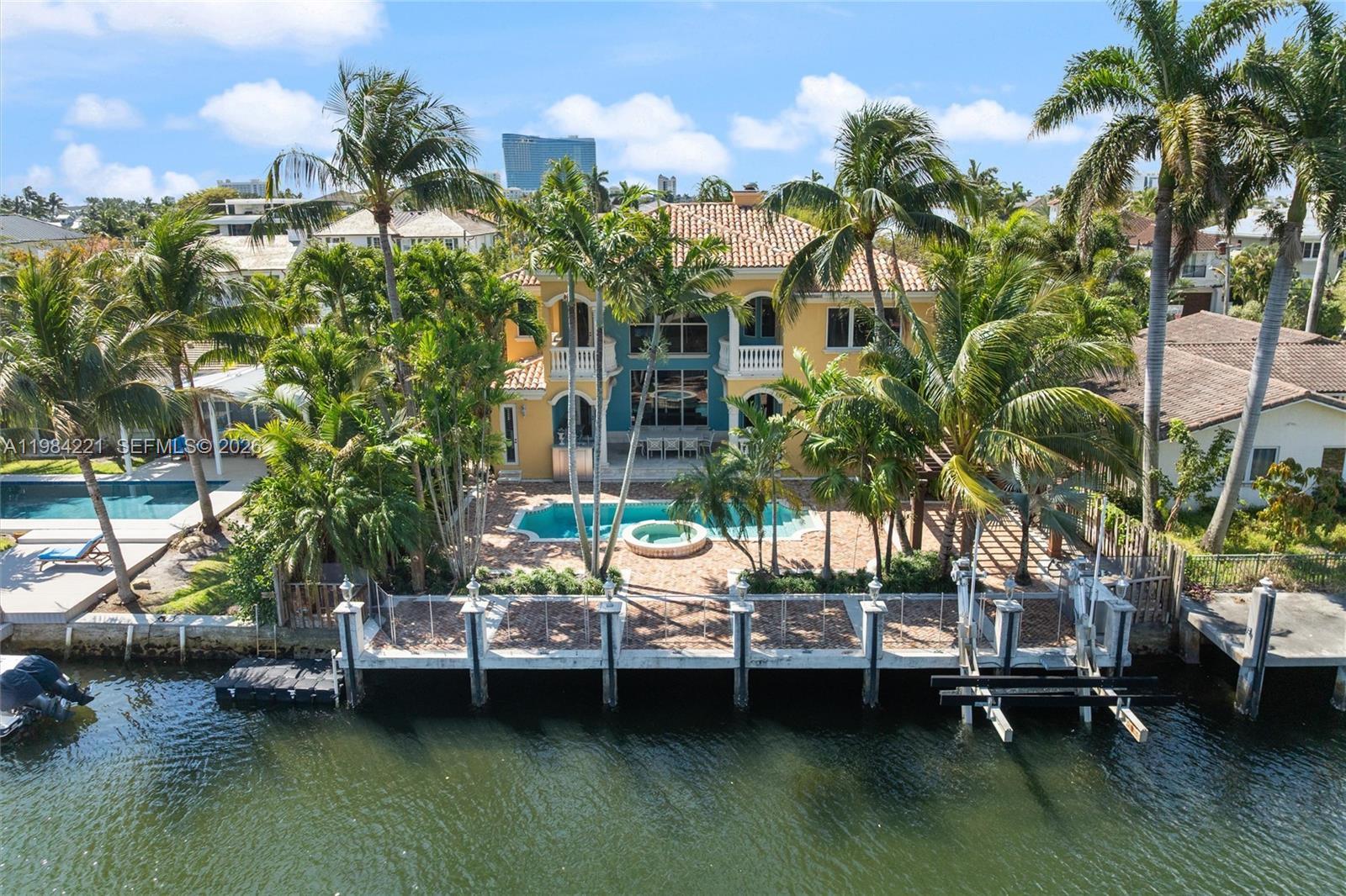 1701 SE 10th St, Fort Lauderdale FL 33316