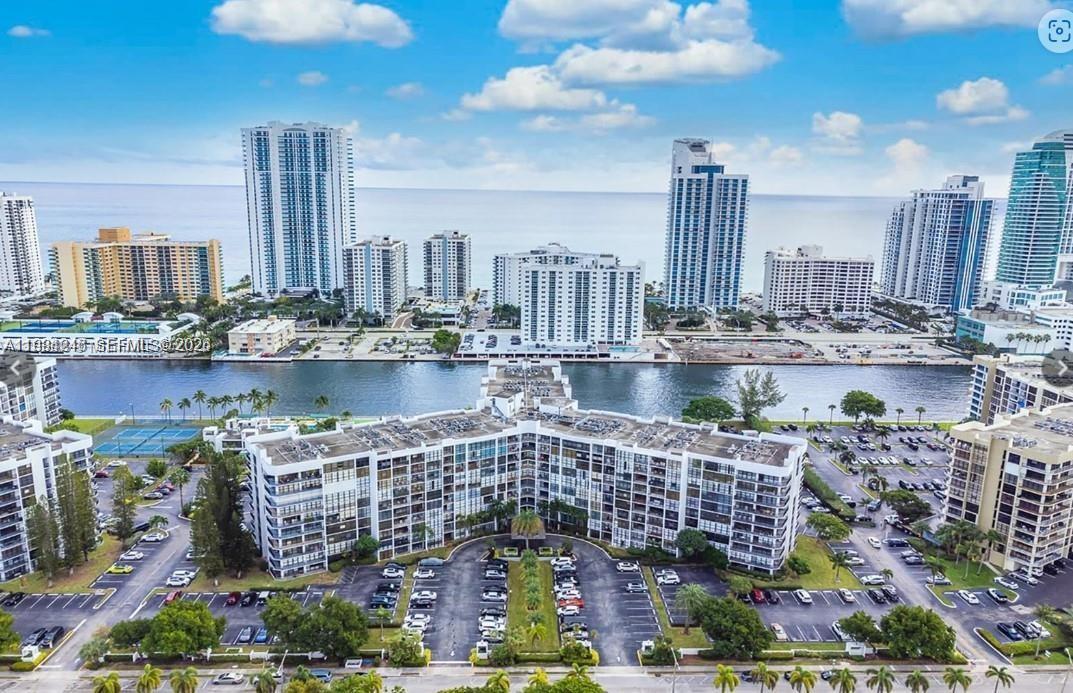 800 Parkview Dr # 527, Hallandale Beach FL 33009 photo 2