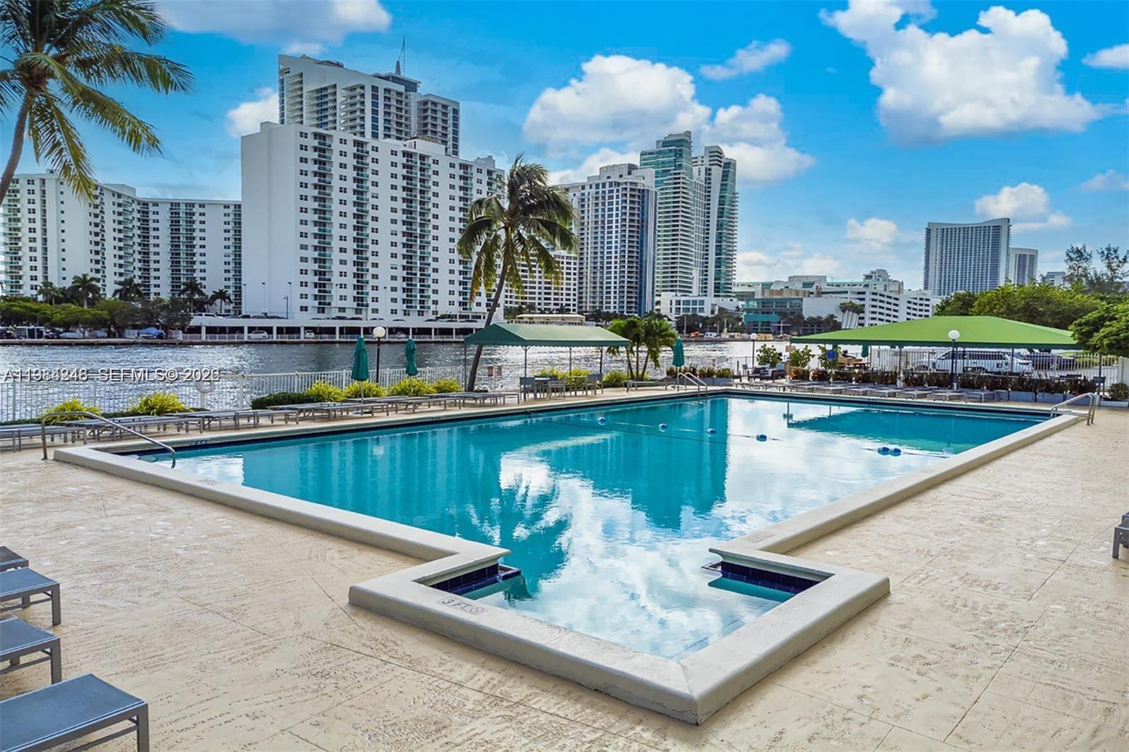 800 Parkview Dr # 527, Hallandale Beach FL 33009 photo 4