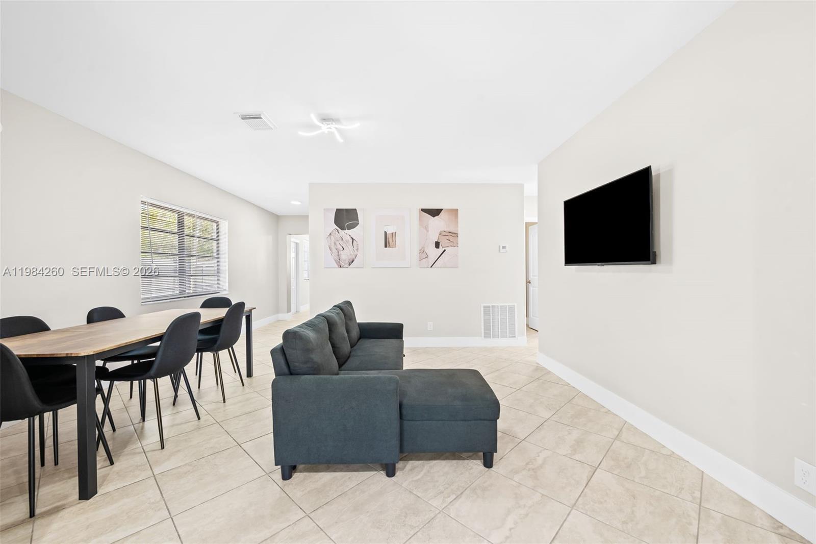 864 NW 16th Ter, Fort Lauderdale FL 33311 photo 4