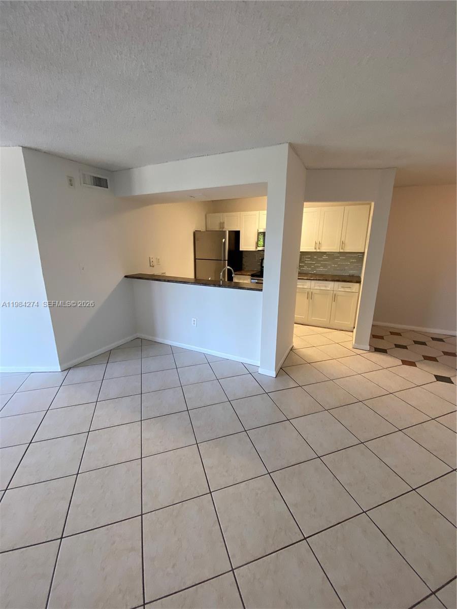 7035 NW 186th St # D305, Hialeah FL 33015