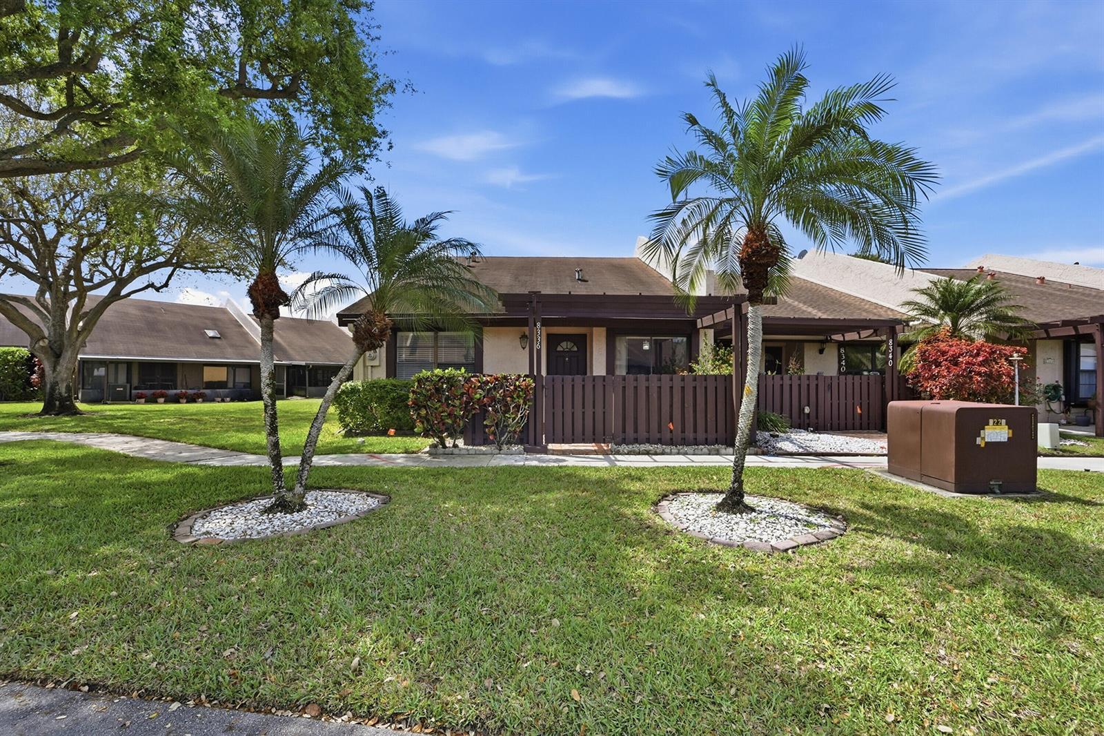 8336 NW 37th Place, Sunrise FL 33351 photo 2