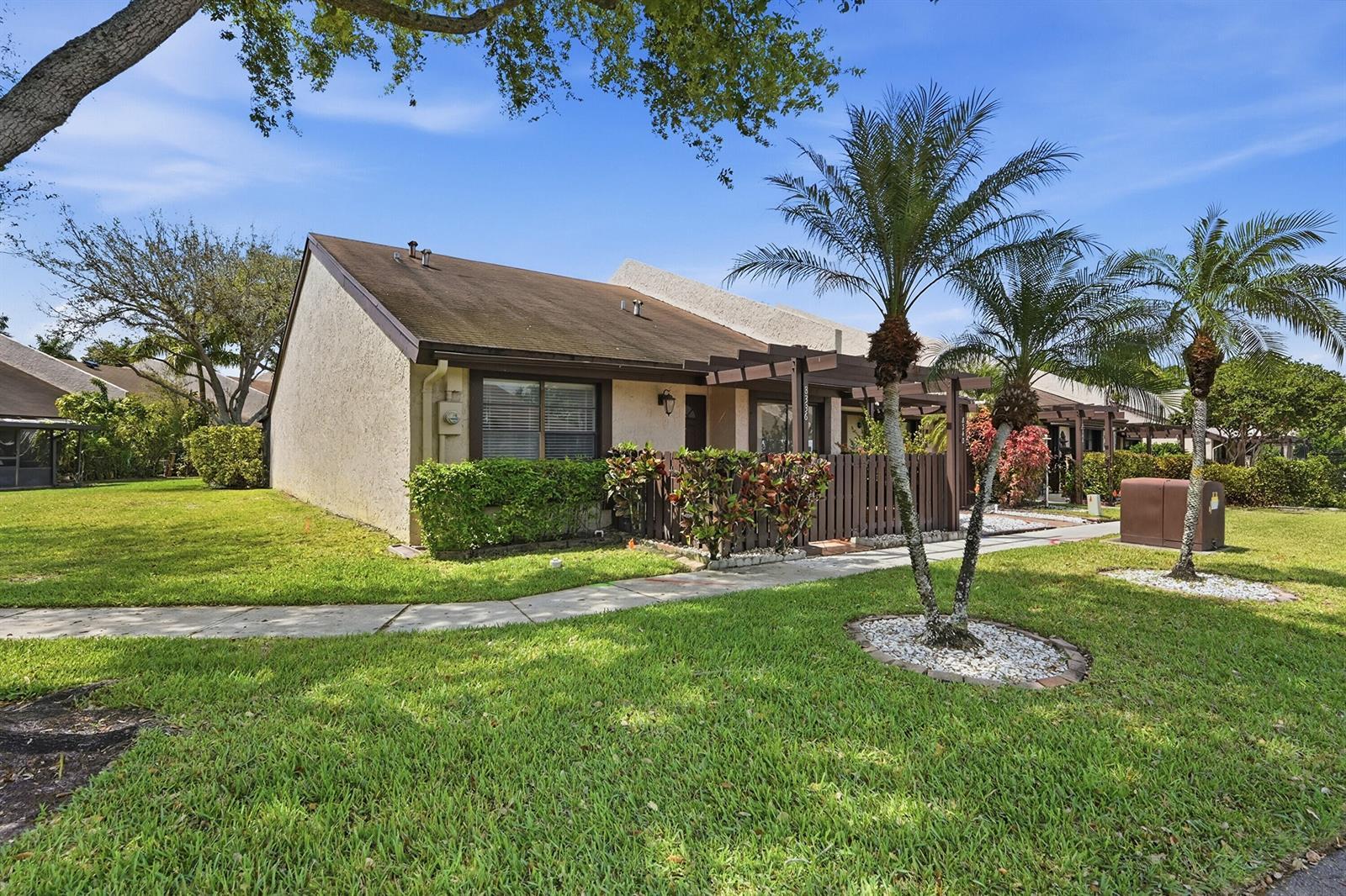 8336 NW 37th Place, Sunrise FL 33351 photo 3
