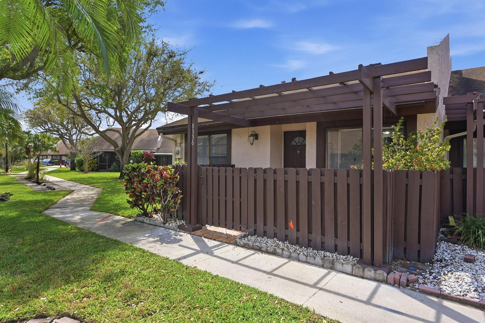8336 NW 37th Place, Sunrise FL 33351 photo 4