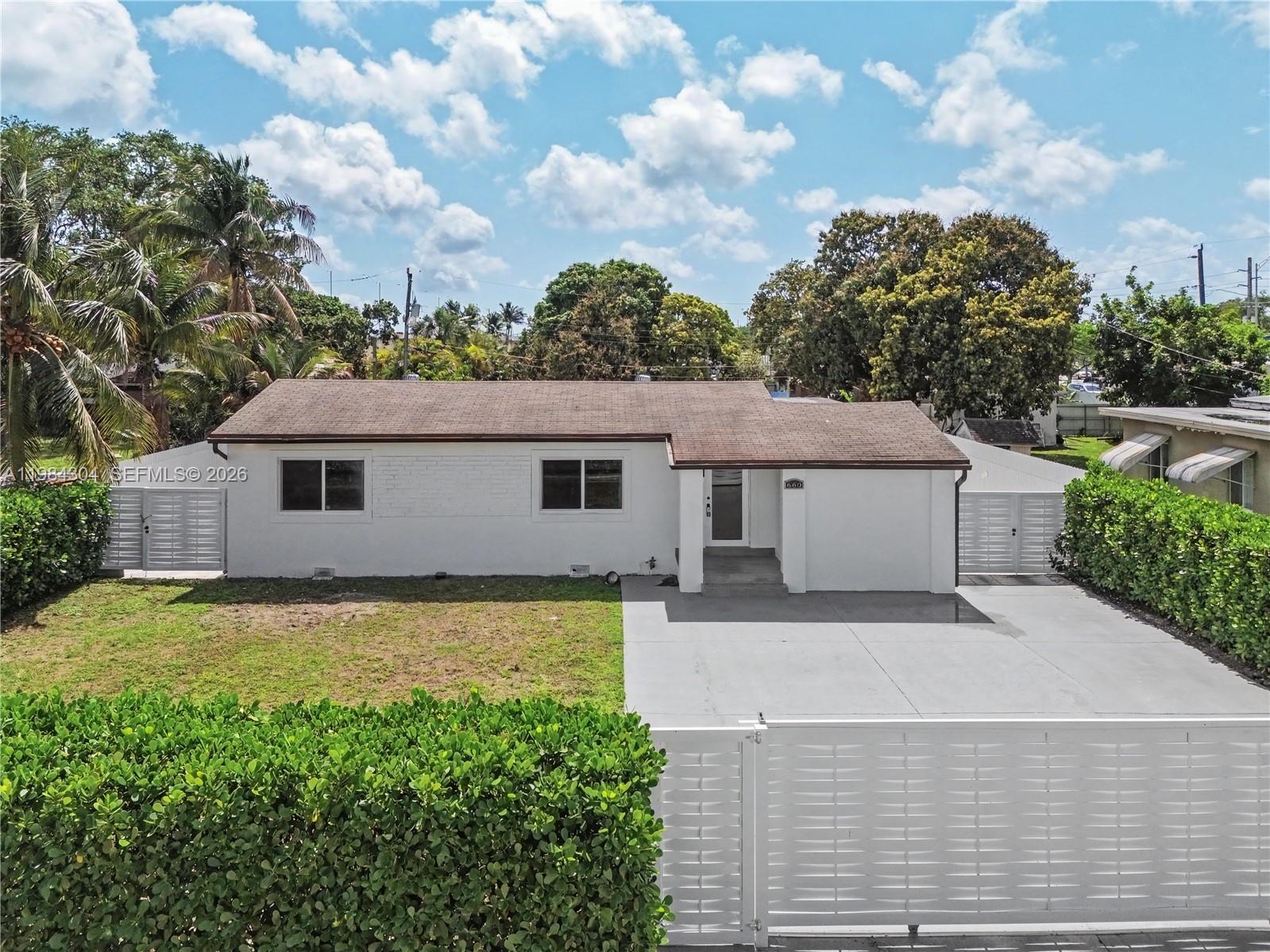 660 S Biscayne River Dr, Miami FL 33169 photo 2