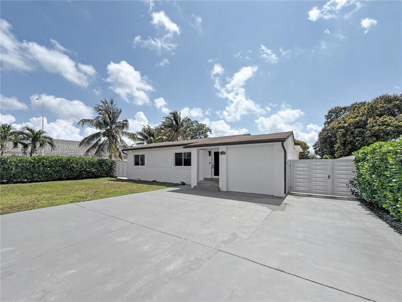 660 S Biscayne River Dr, Miami FL 33169