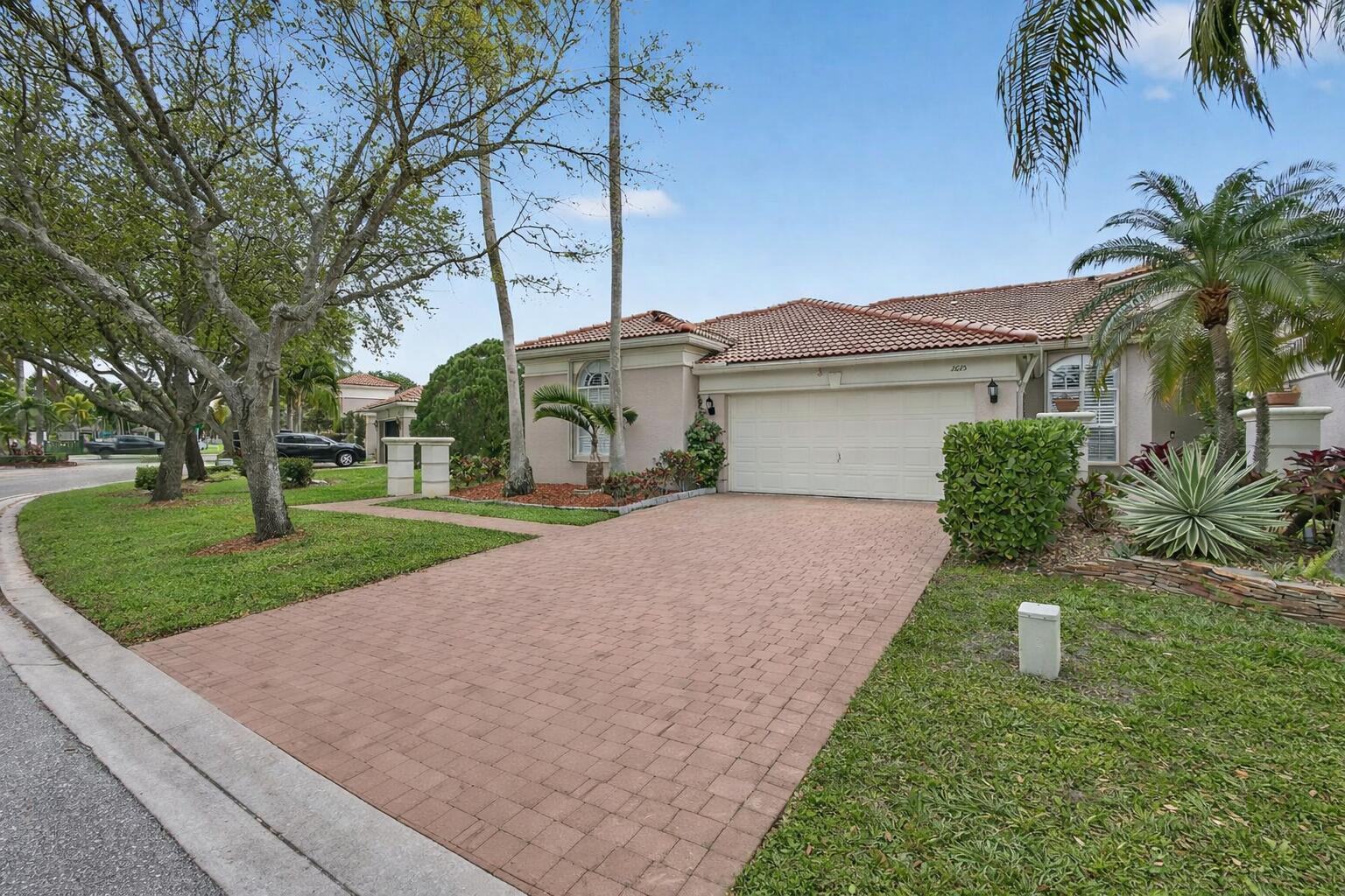 2675 Pyes Harbour, West Palm Beach FL 33411