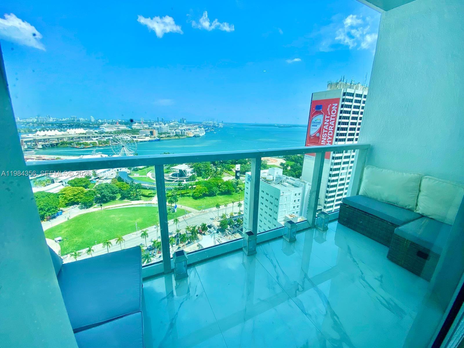 253 NE 2nd St # 2703, Miami FL 33132