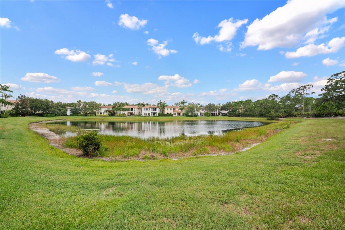 877 Taft Court, Palm Beach Gardens FL 33410 photo 2
