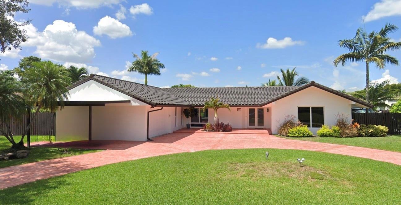 481 W Tropical Way, Plantation FL 33317 photo 2