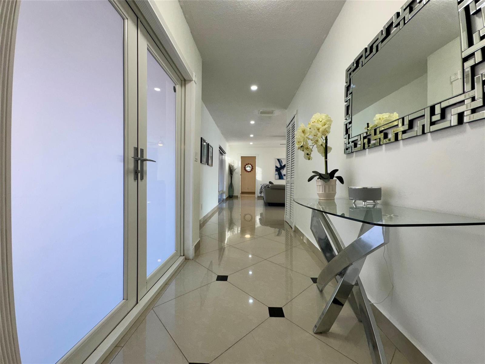 481 W Tropical Way, Plantation FL 33317 photo 3