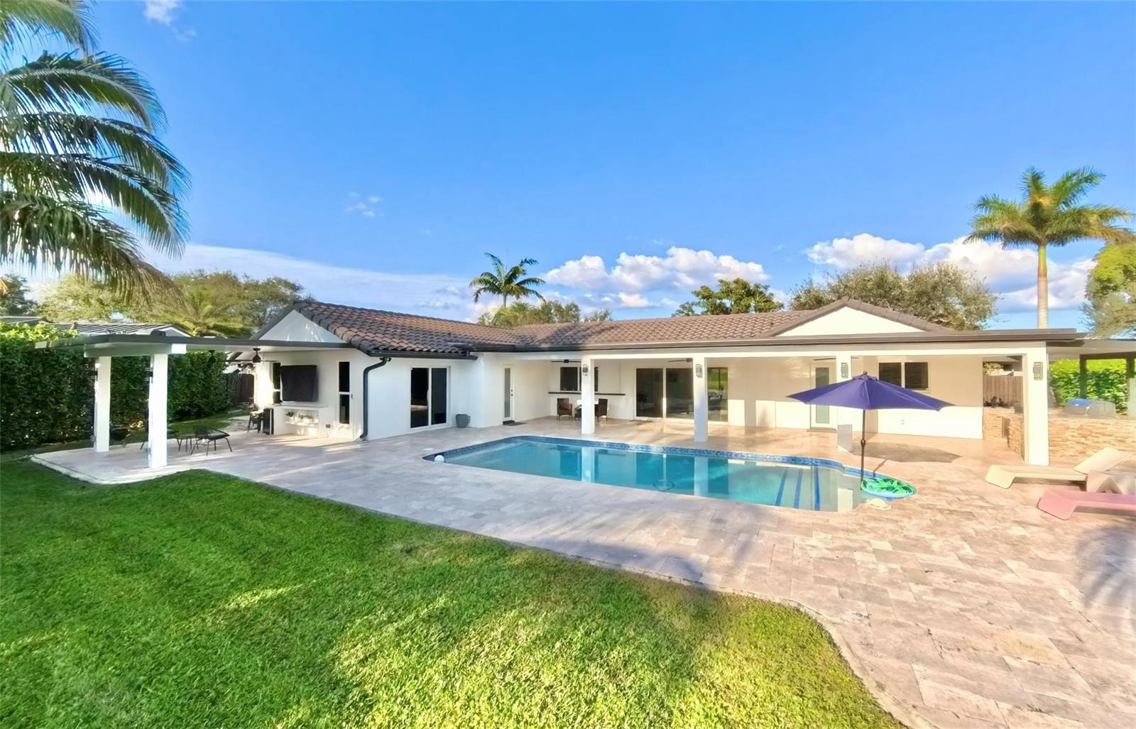 481 W Tropical Way, Plantation FL 33317