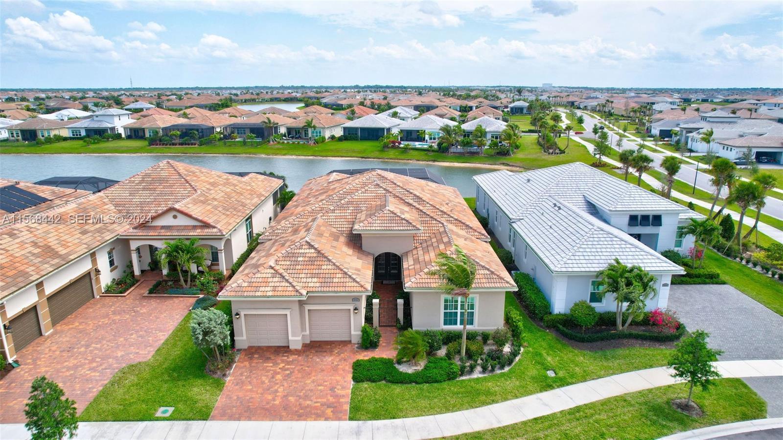 8765 SW Flutto Way, Port St. Lucie FL 34987 photo 2