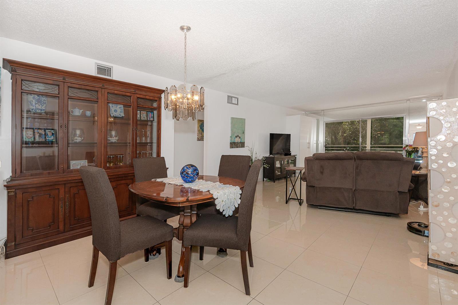 2102 Lucaya Bend # J3, Coconut Creek FL 33066 photo 3