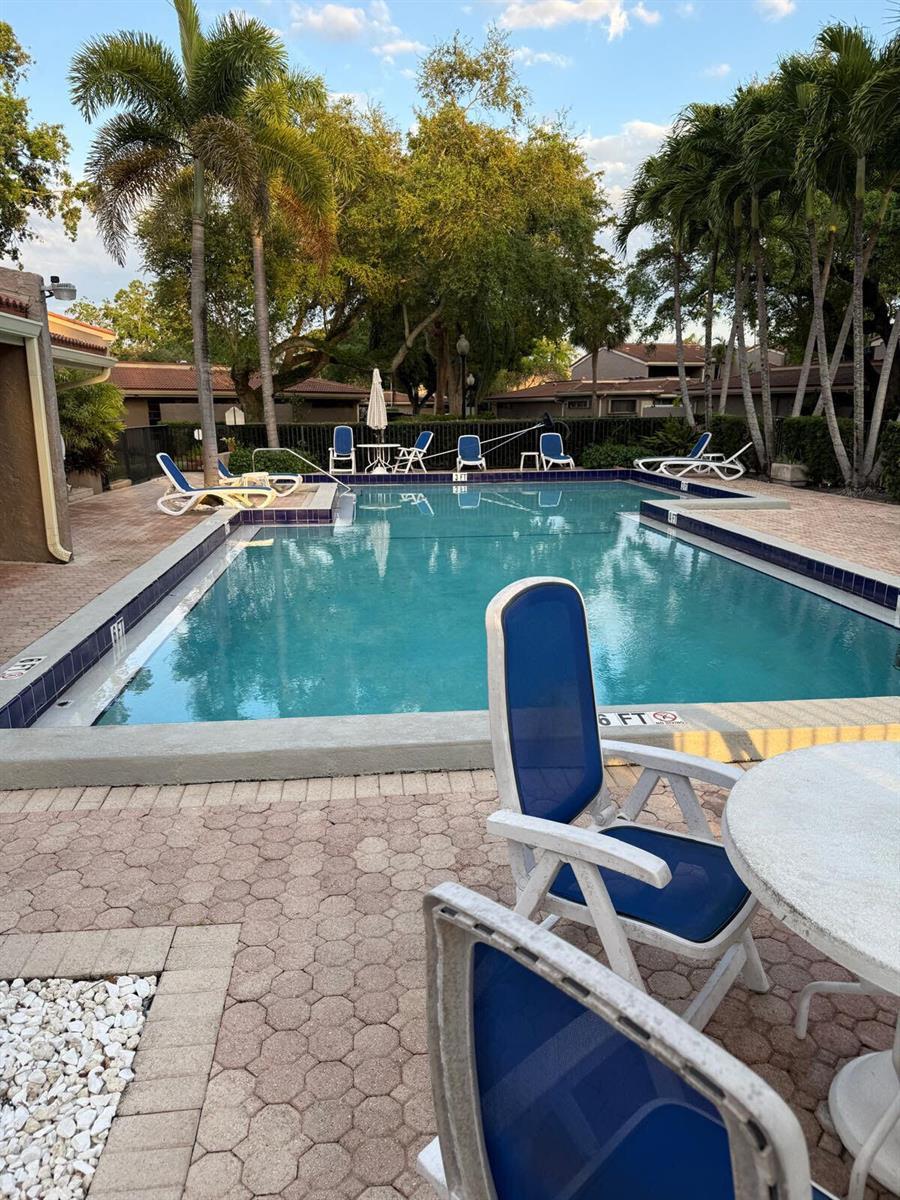 802 Saint Andrews Road # 15, Hollywood FL 33021 photo 2