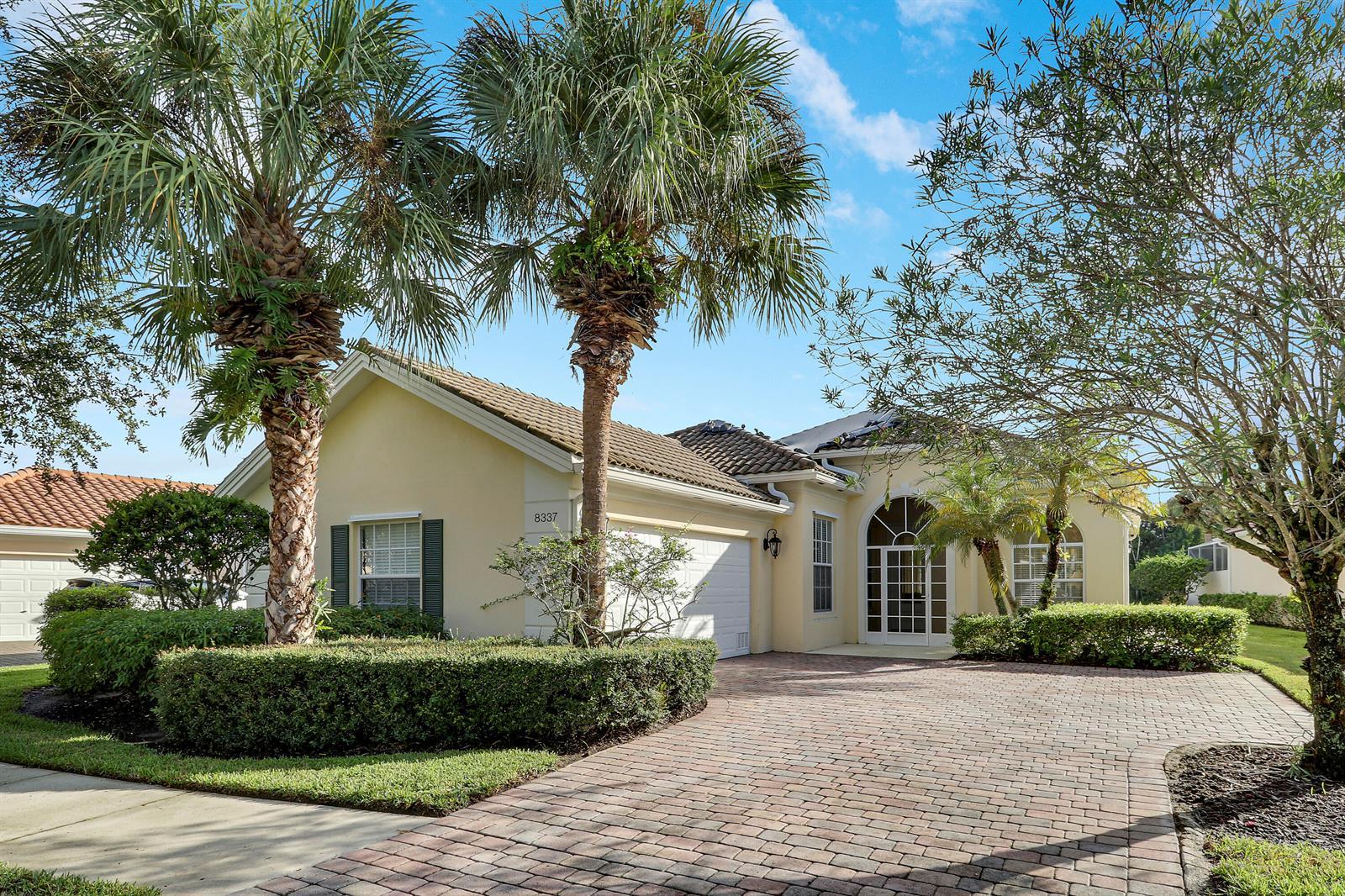 8337 SE Angelina Court, Hobe Sound FL 33455 photo 2