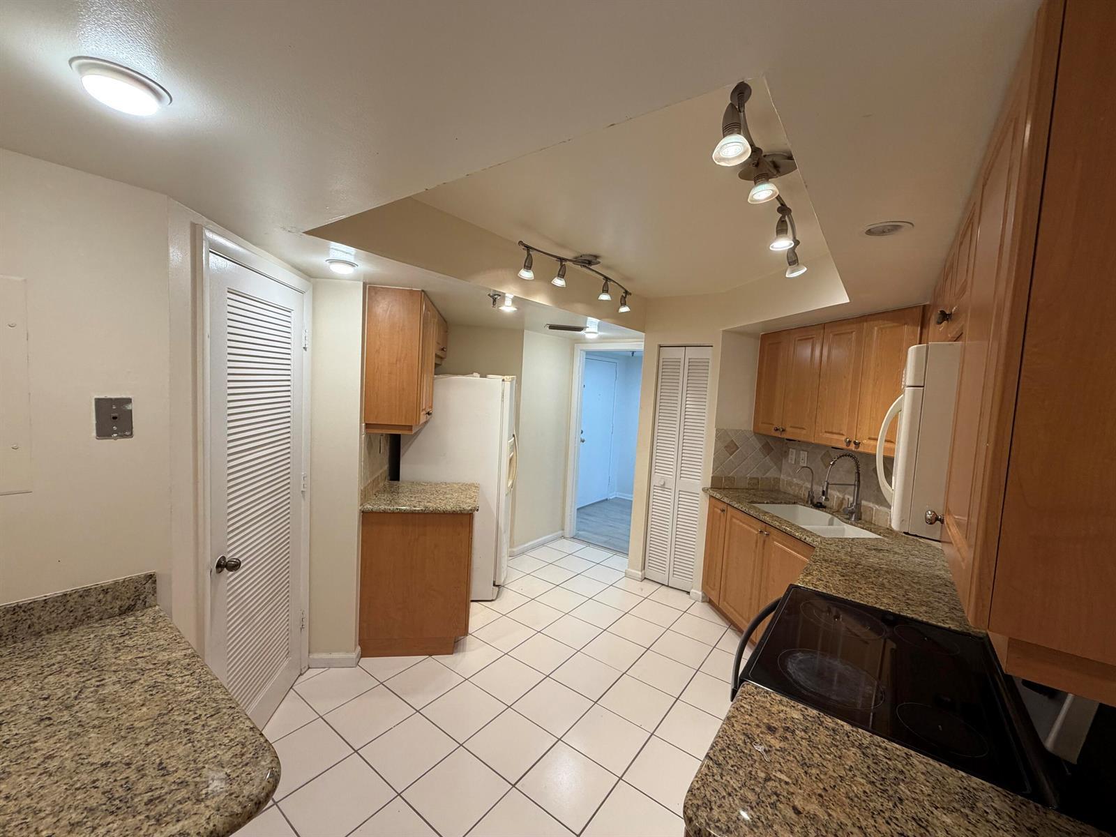 6463 La Costa Drive # 203, Boca Raton FL 33433 photo 3
