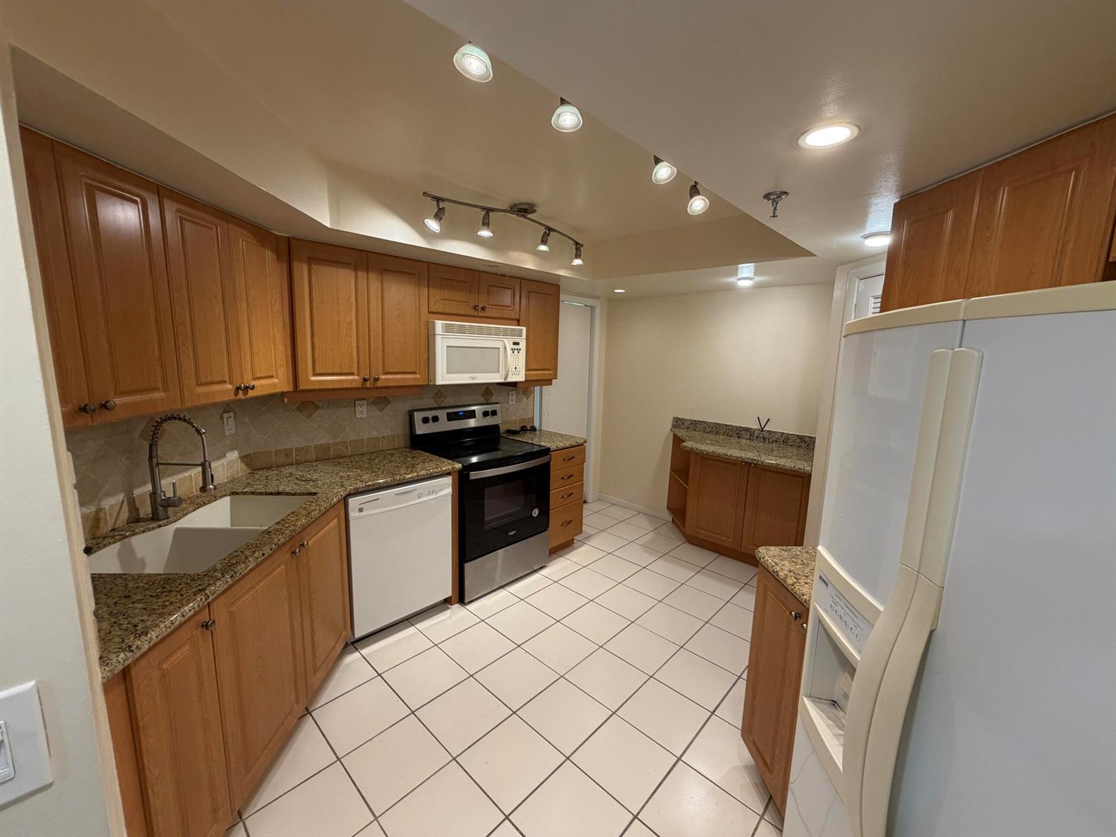 6463 La Costa Drive # 203, Boca Raton FL 33433 photo 4
