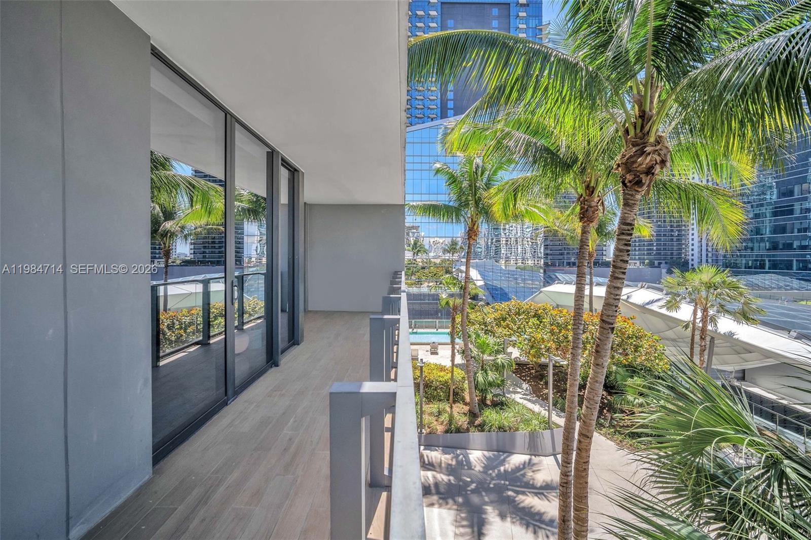 68 SE 6th St # 806, Miami FL 33131 photo 4