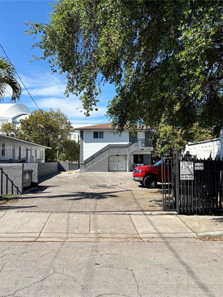 1429 NW 2nd St, Miami FL 33125 photo 2