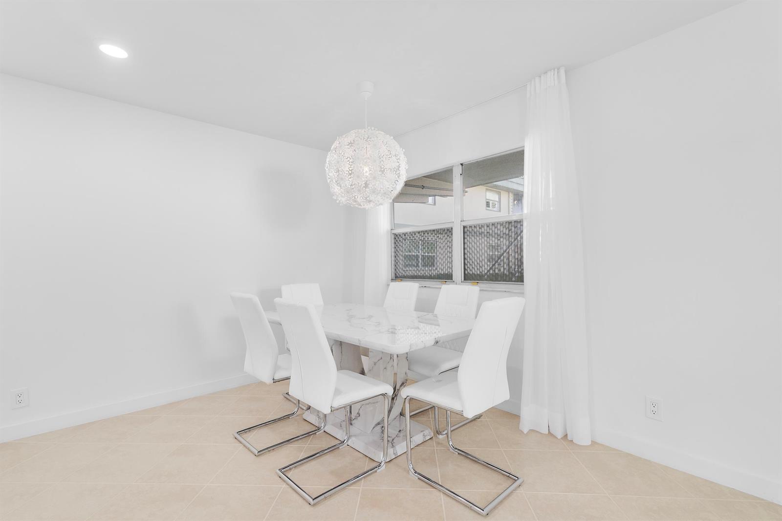 160 Brittany, Delray Beach FL 33446 photo 3