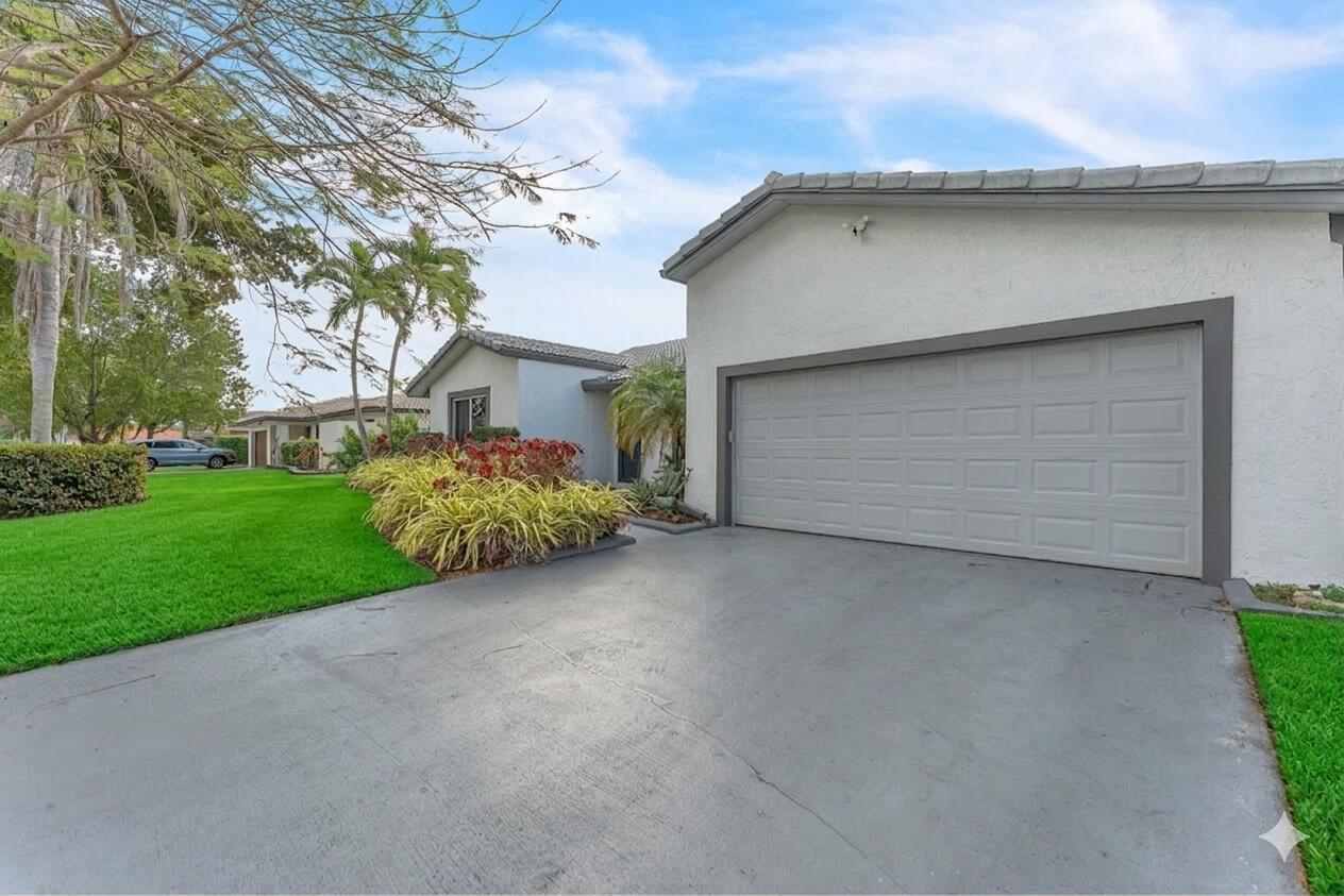 10734 NW 20th Drive, Coral Springs FL 33071 photo 5