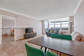 Hollywood, FL 33019 photo 4