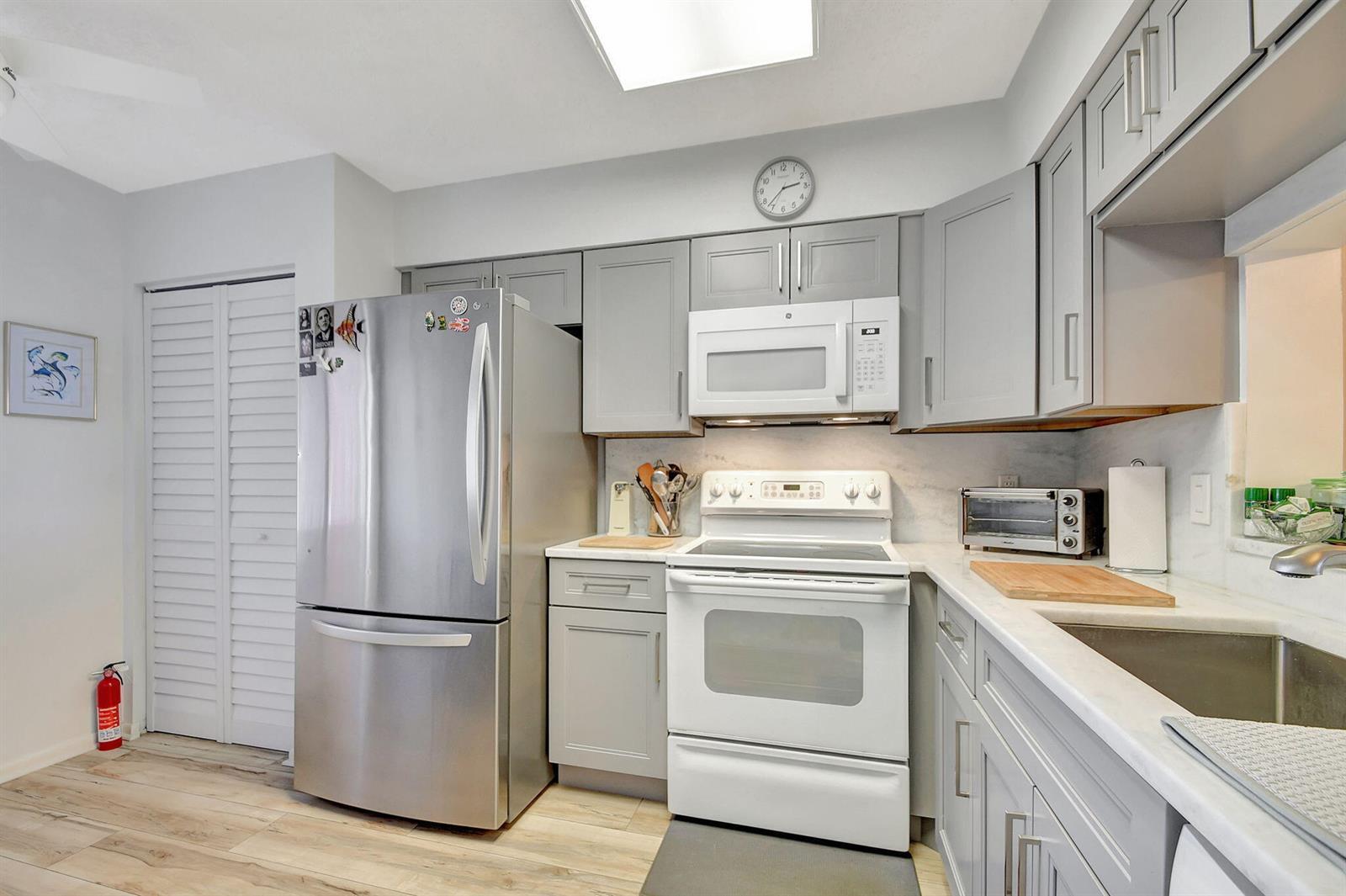6866 Huntington Lane # 508, Delray Beach FL 33446 photo 2