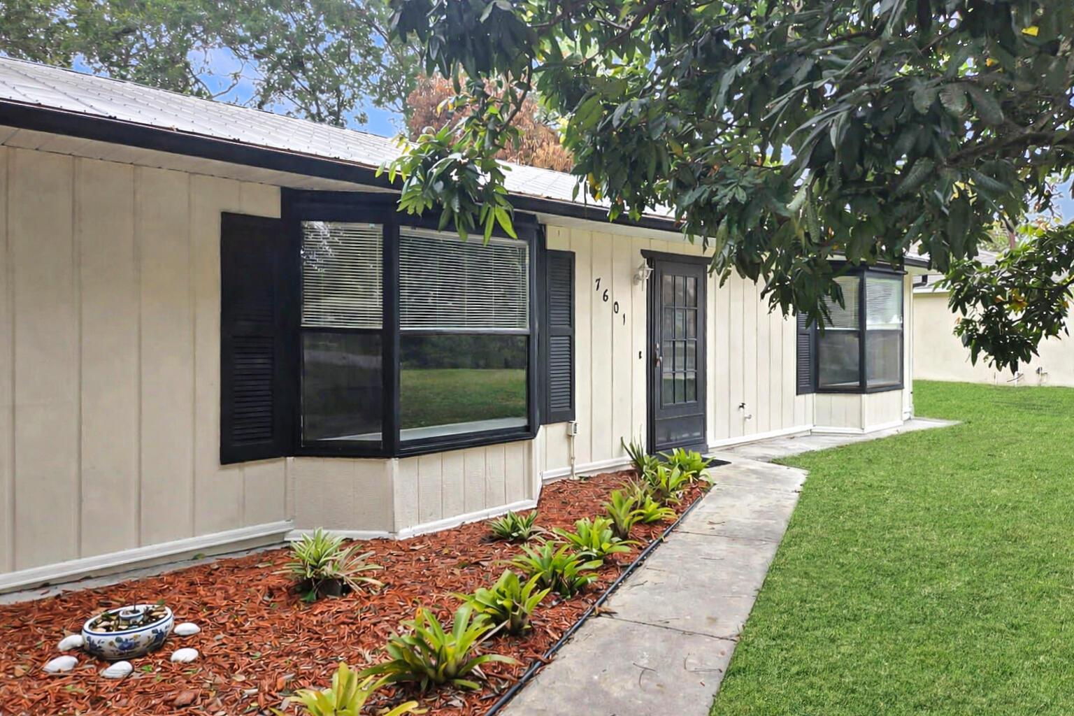 7601 San Carlos Drive, Fort Pierce FL 34951 photo 2