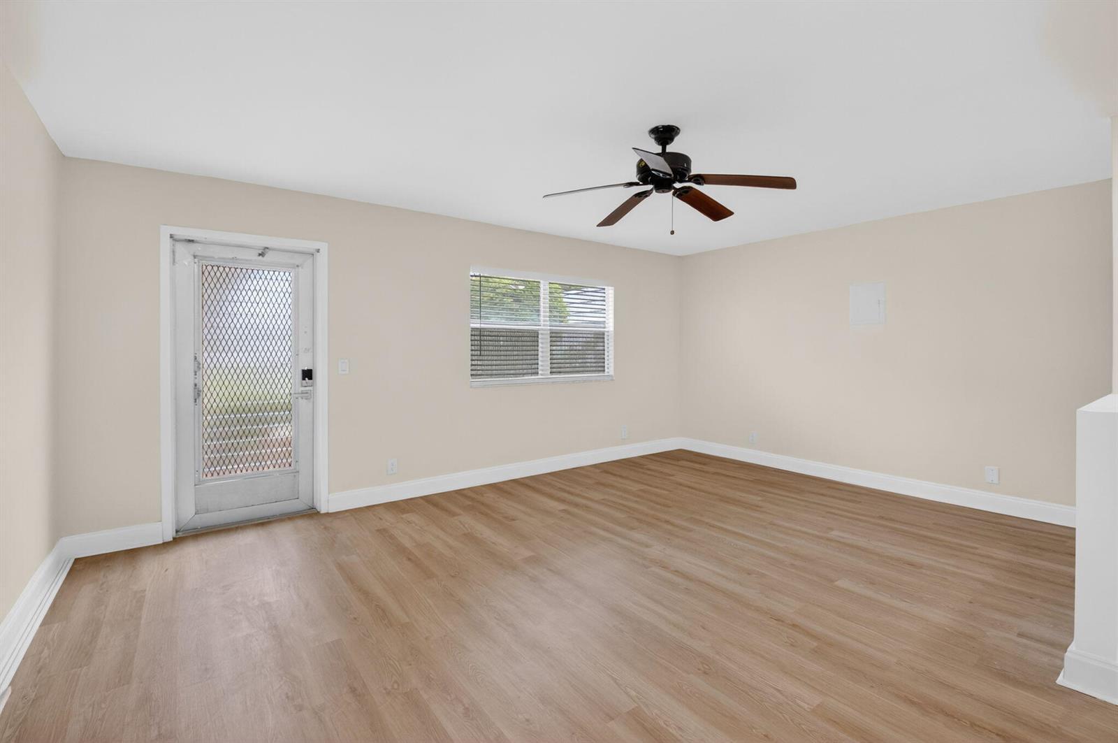 158 Valencia G, Delray Beach FL 33446 photo 3