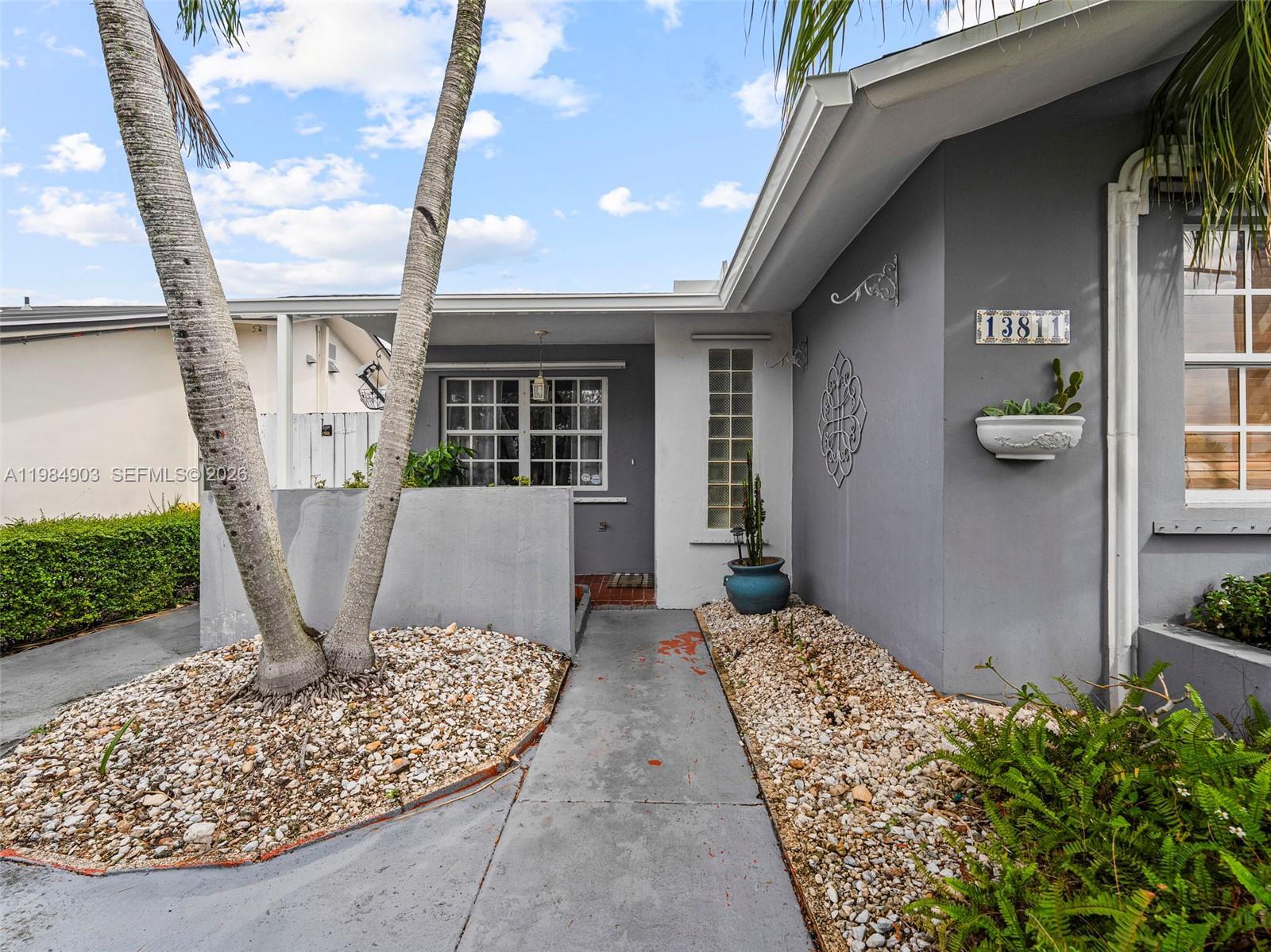 13811 SW 14th St, Miami FL 33184 photo 2